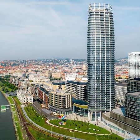 The First Skyscraper In Slovakia Apartment Bratislava Exterior photo
